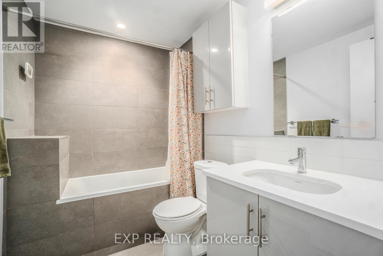 Photo 18 of 206 1000 Wellington Street W, Ottawa ON