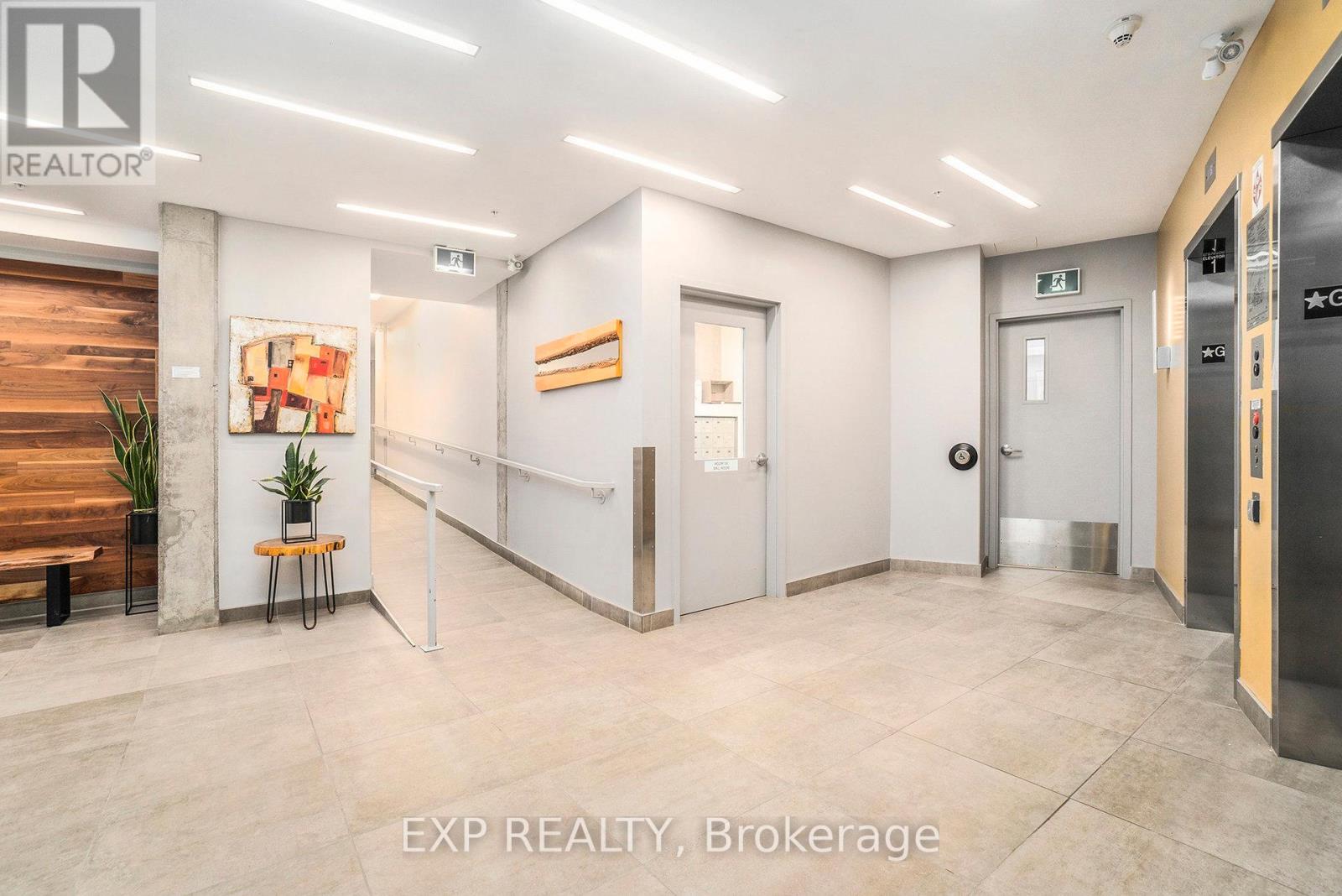 Photo 7 of 206 1000 Wellington Street W, Ottawa ON