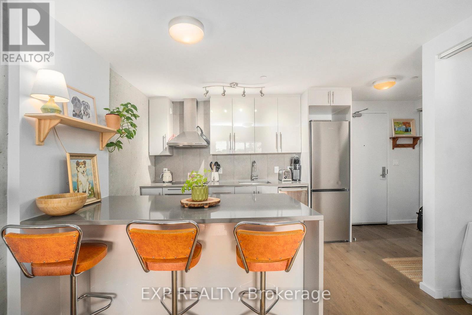 Photo 8 of 206 1000 Wellington Street W, Ottawa ON