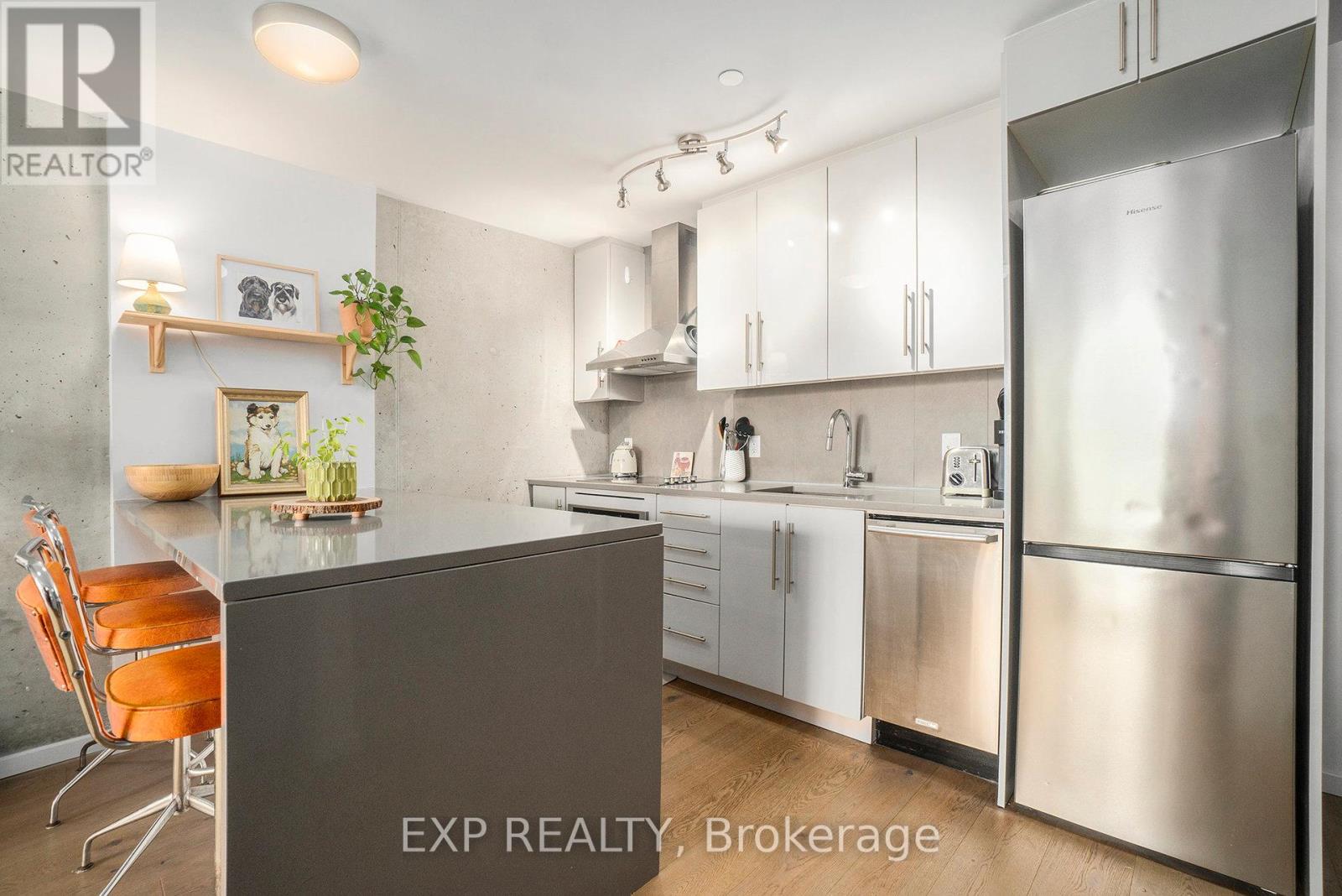 Photo 9 of 206 1000 Wellington Street W, Ottawa ON