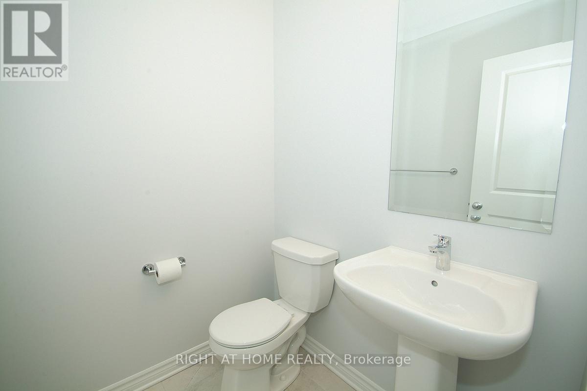 Photo 8 of 205 Finsbury Avenue, Ottawa ON