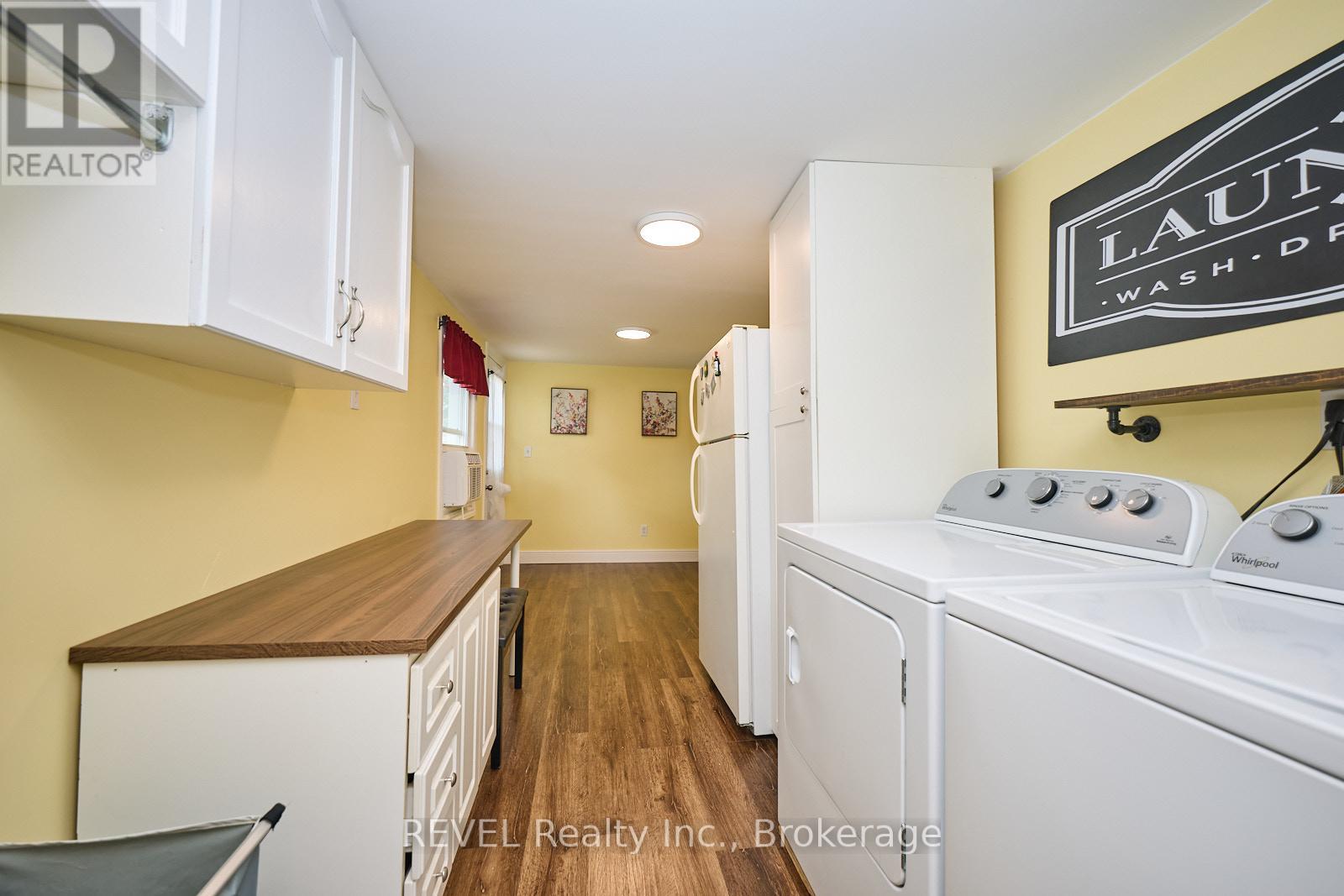 Photo 14 of 382 Hennepin Avenue, Welland ON