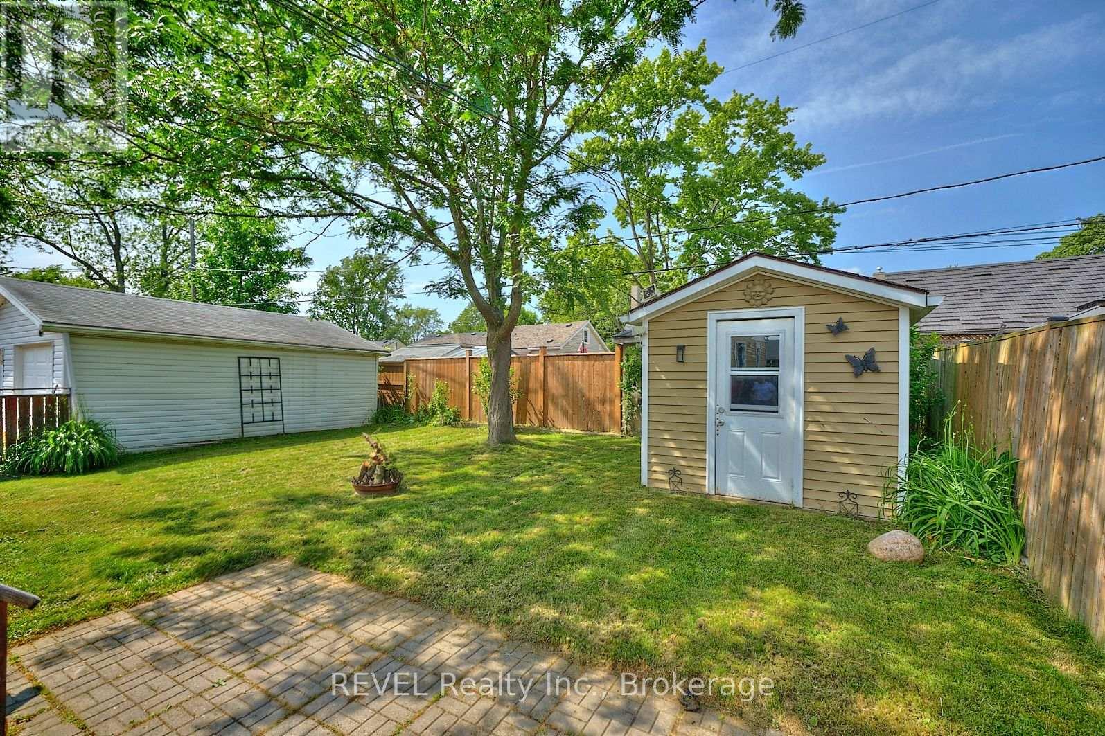 Photo 17 of 382 Hennepin Avenue, Welland ON