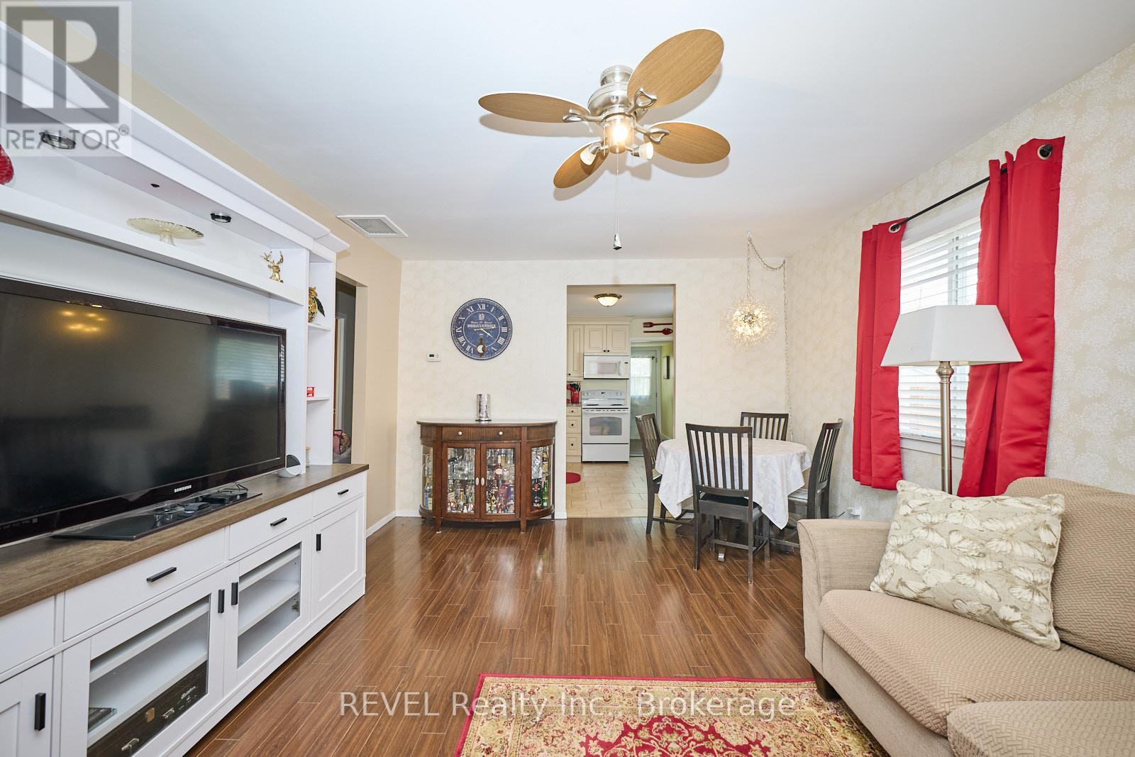 Photo 5 of 382 Hennepin Avenue, Welland ON