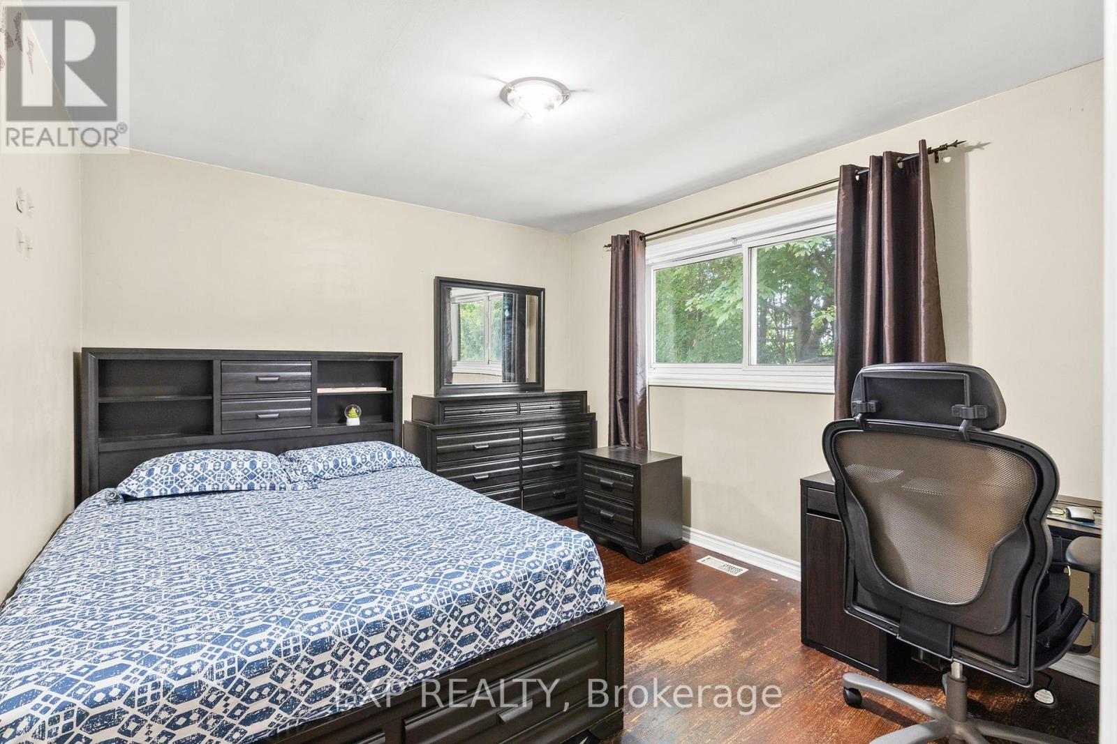 Photo 10 of 61 Radford Street, Hamilton ON