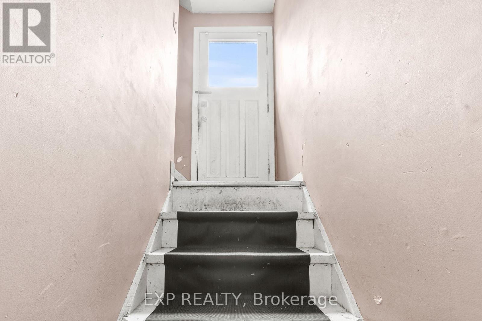 Photo 5 of 61 Radford Street, Hamilton ON