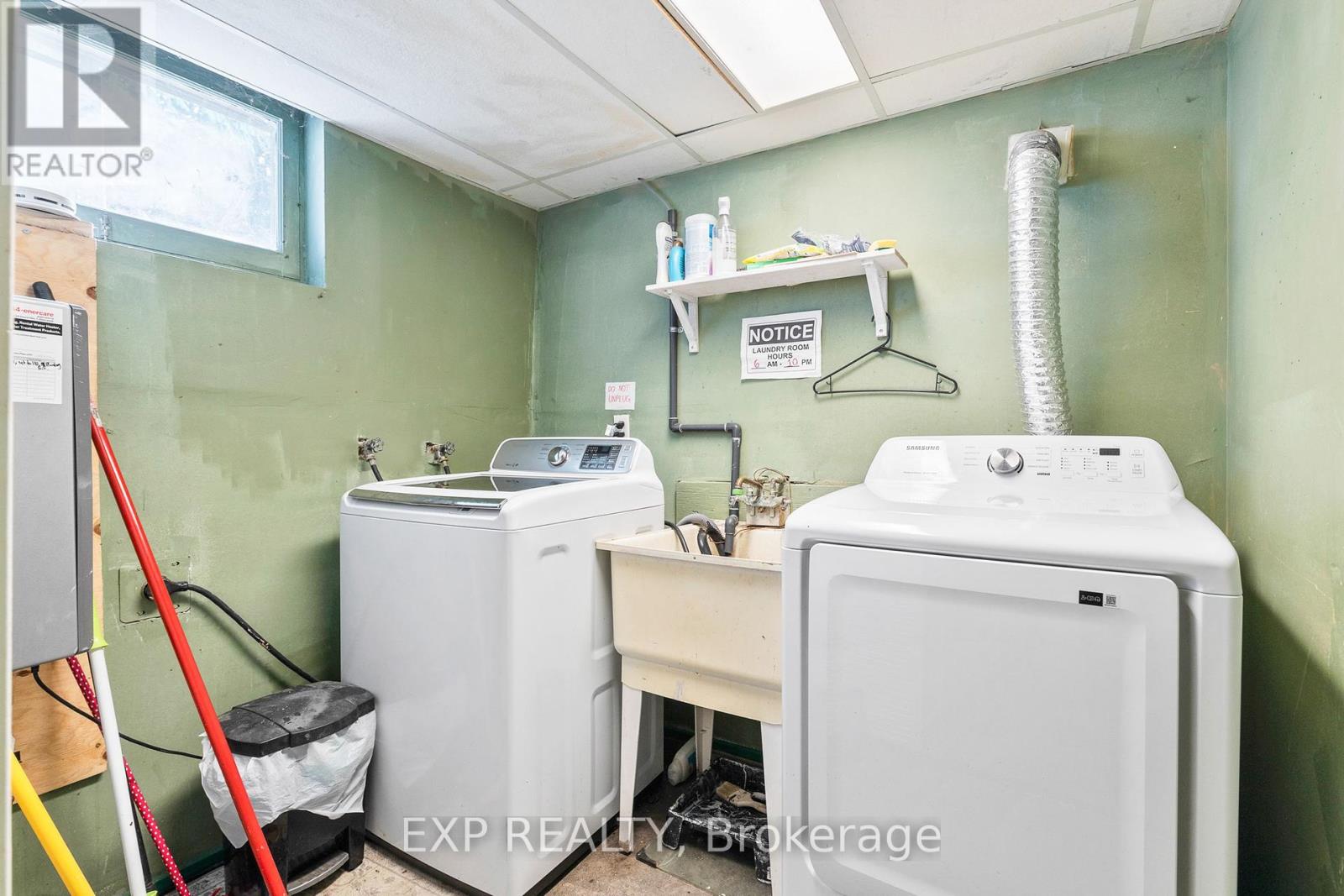 Photo 2 of 61 Radford Street, Hamilton ON