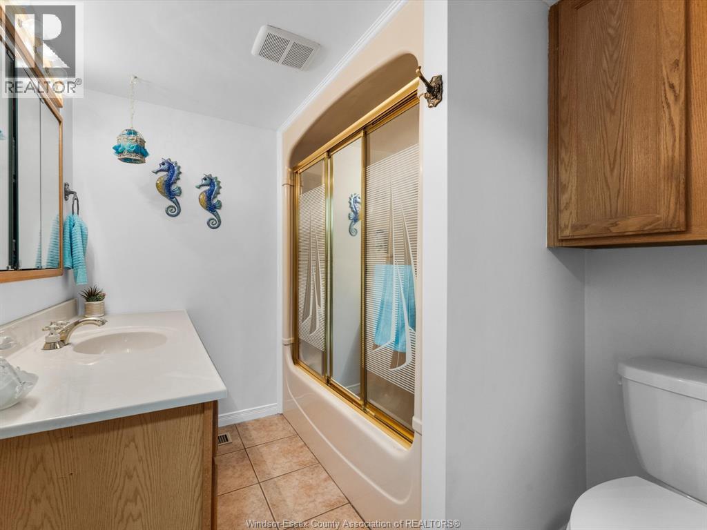 Photo 18 of 291 Murray, Amherstburg ON