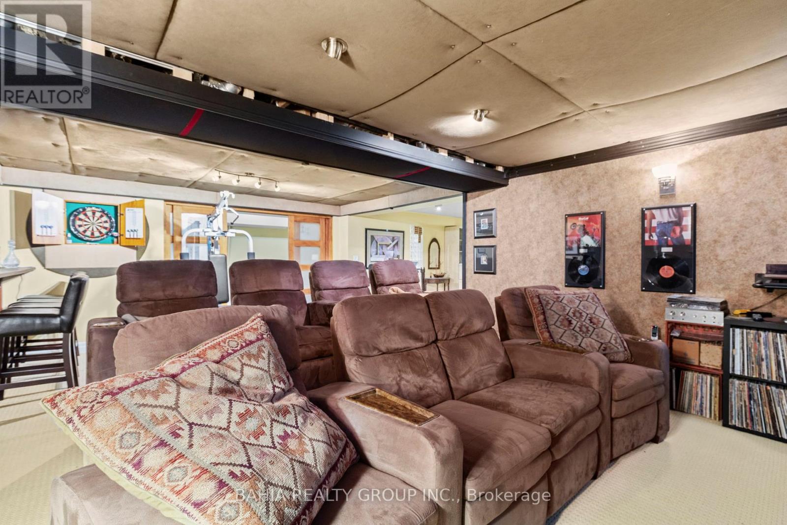 Photo 20 of 2 Tanis Crescent, Toronto ON