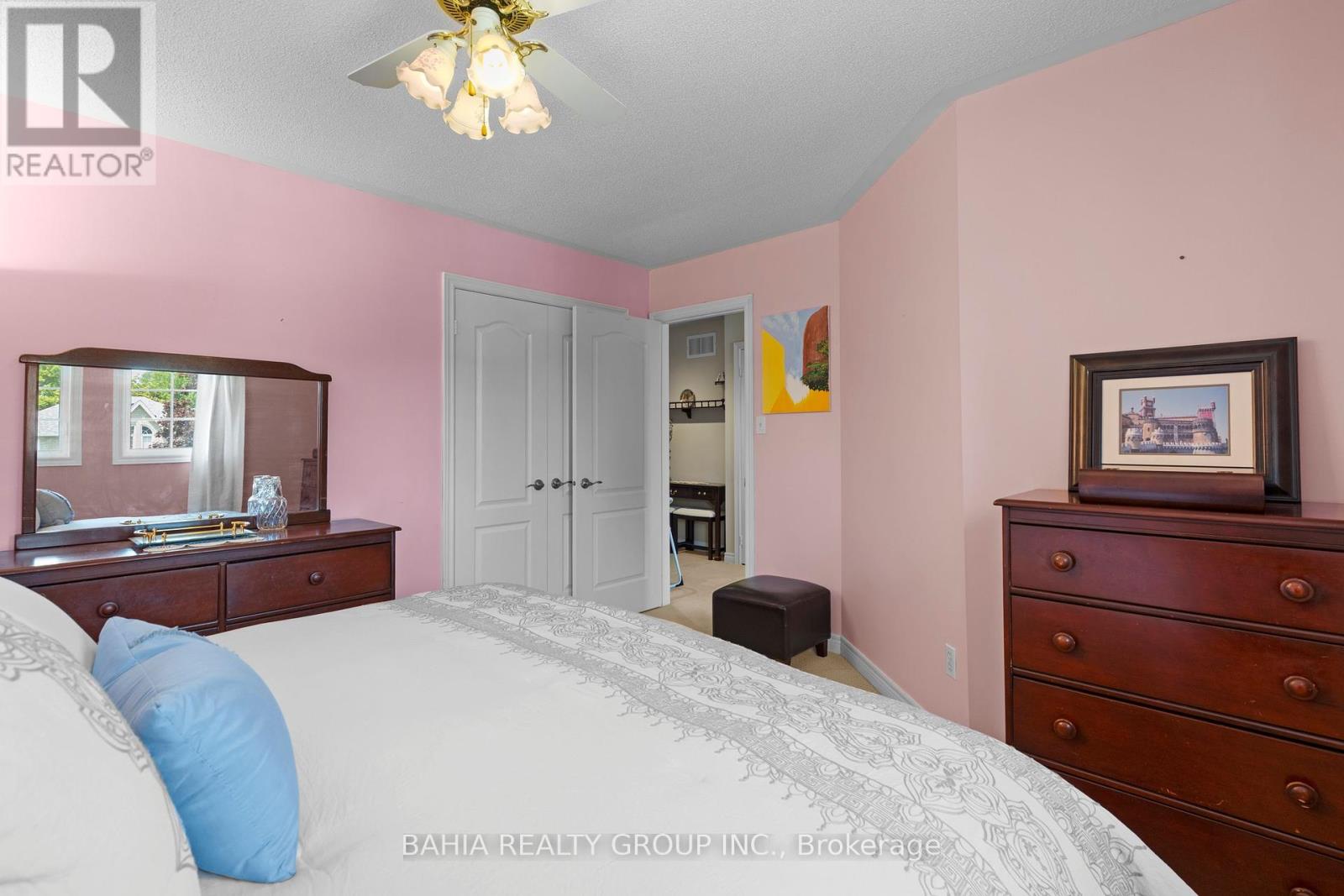 Photo 12 of 2 Tanis Crescent, Toronto ON