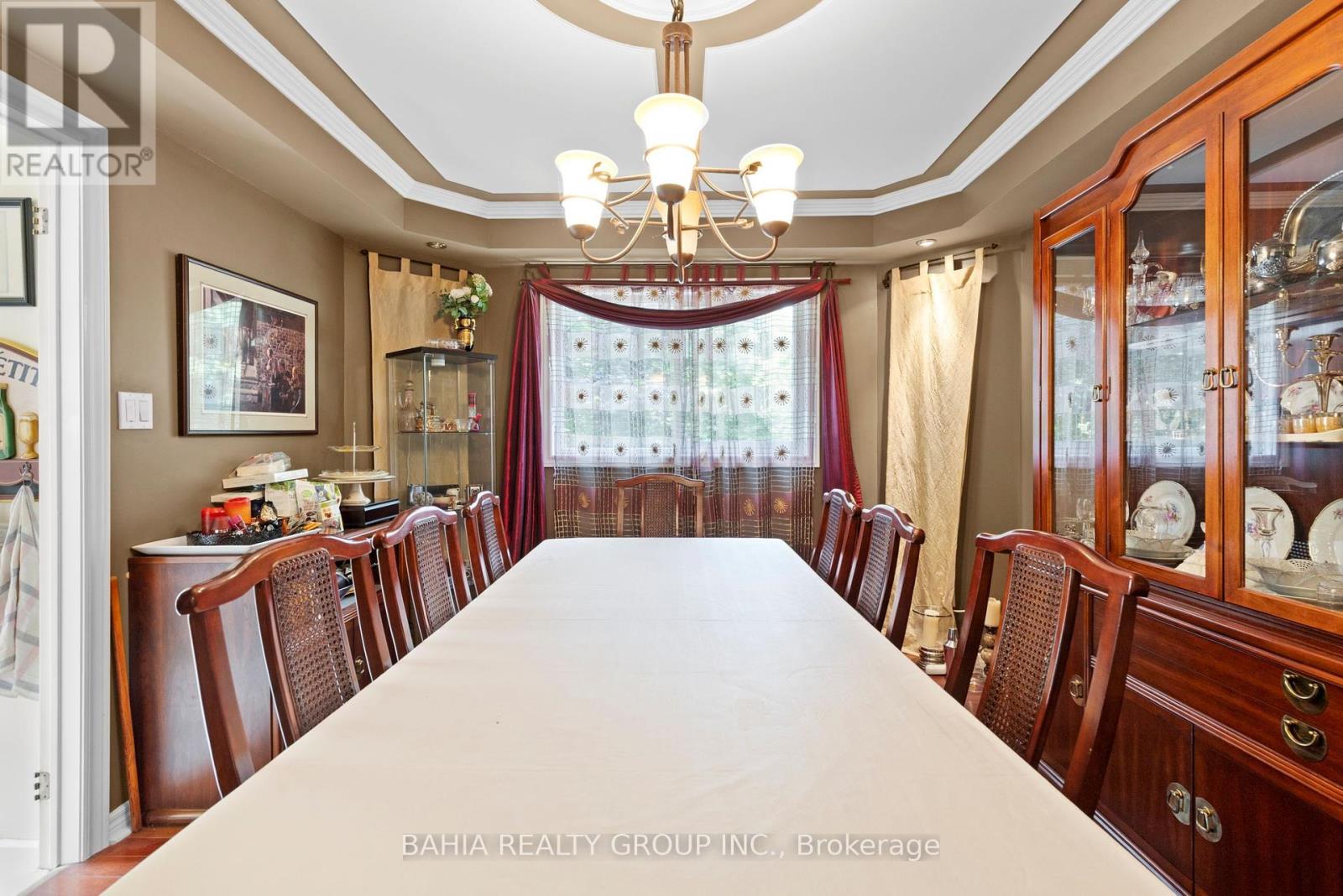 Photo 38 of 2 Tanis Crescent, Toronto ON