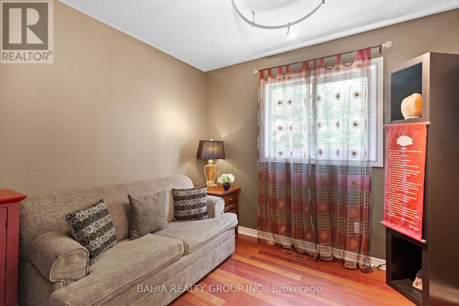 Photo 1 of 2 Tanis Crescent, Toronto ON