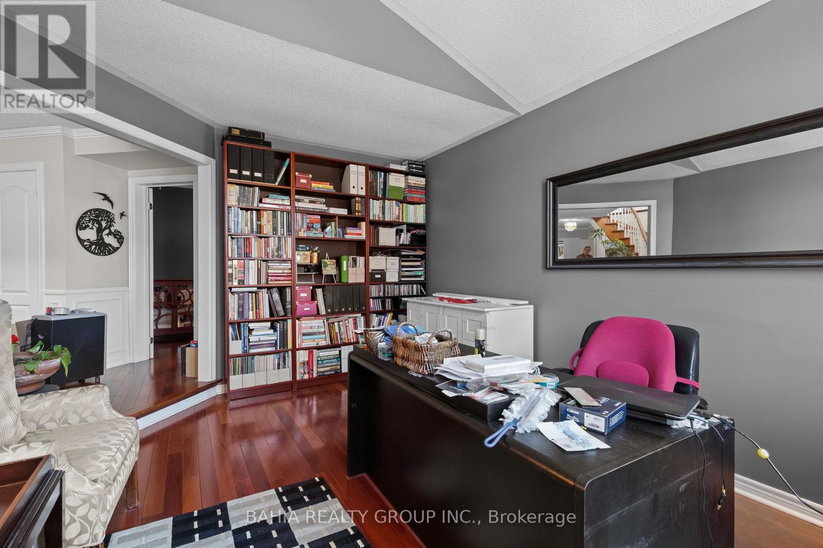 Photo 3 of 2 Tanis Crescent, Toronto ON