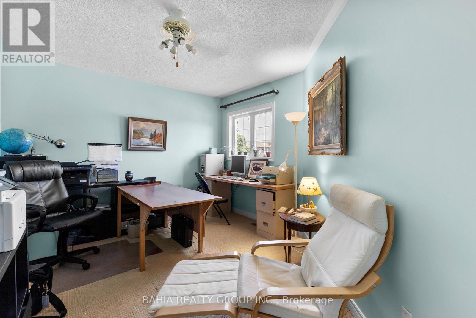 Photo 7 of 2 Tanis Crescent, Toronto ON