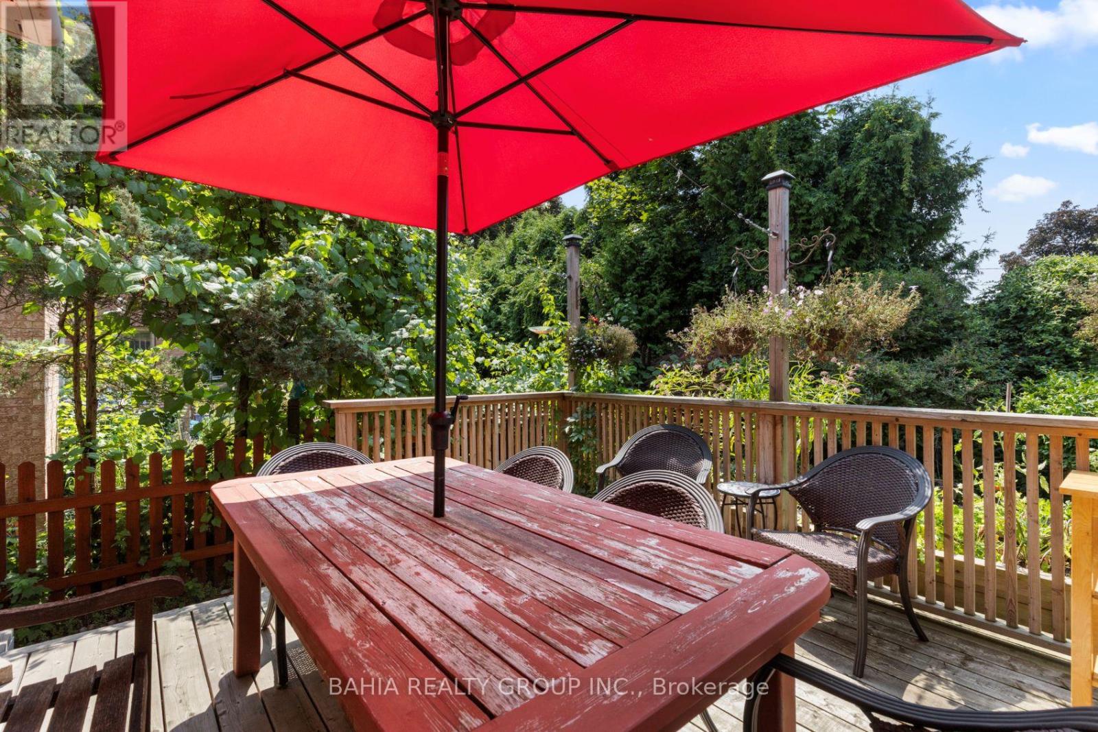 Photo 9 of 2 Tanis Crescent, Toronto ON