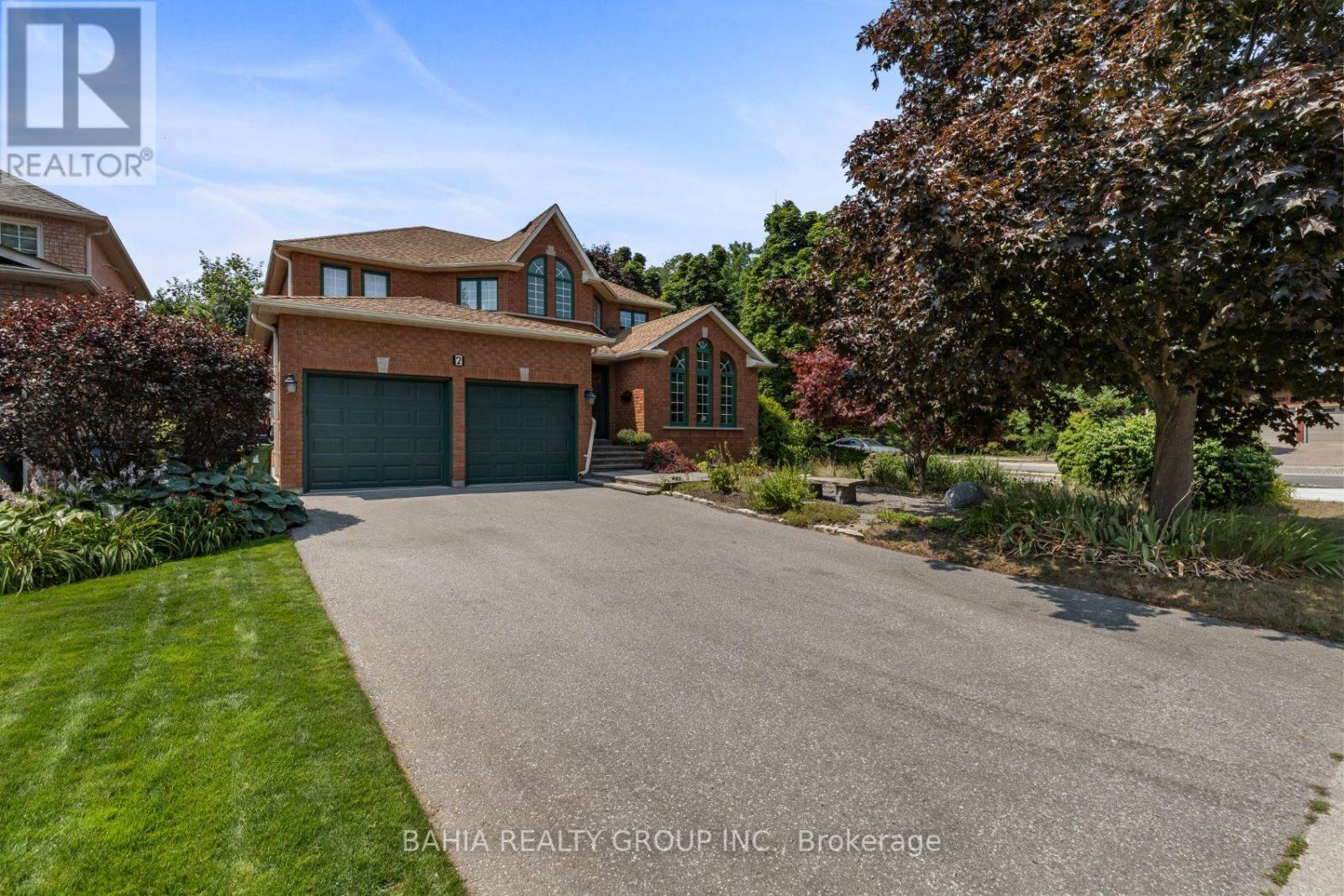 Photo 11 of 2 Tanis Crescent, Toronto ON