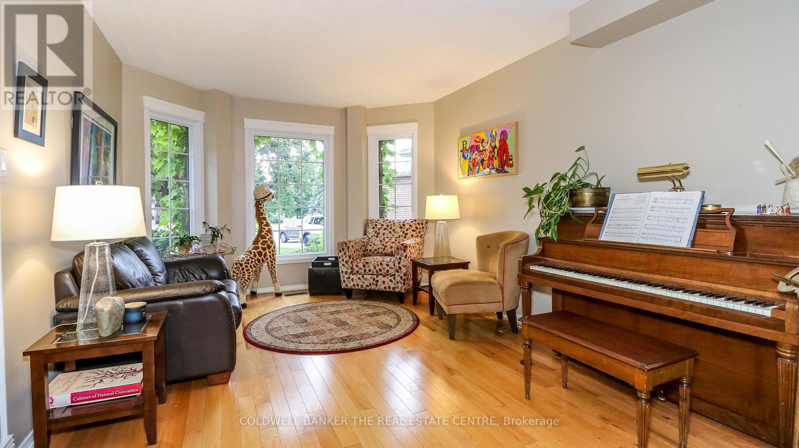 Photo 32 of 12 Gordon Court, Barrie ON