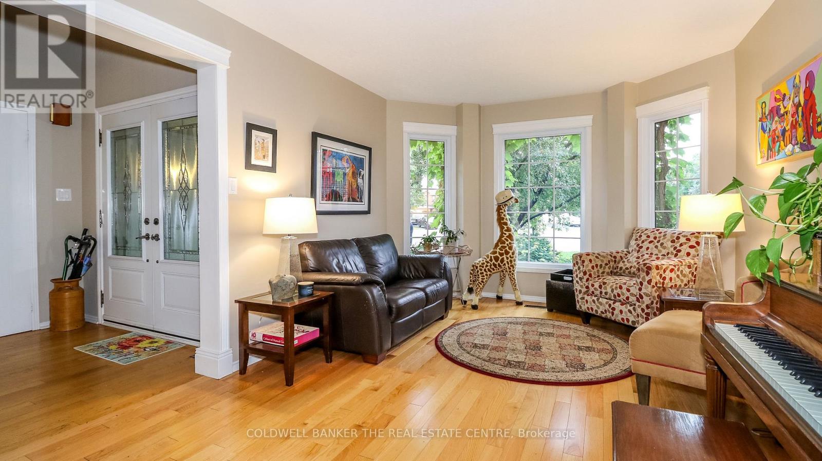 Photo 14 of 12 Gordon Court, Barrie ON