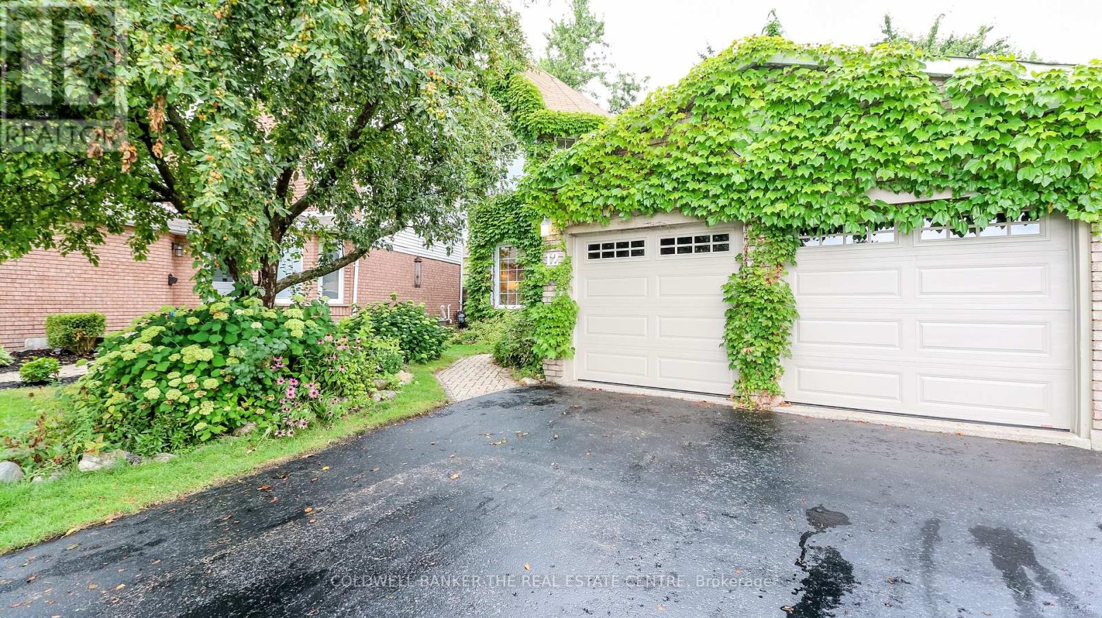 Photo 43 of 12 Gordon Court, Barrie ON