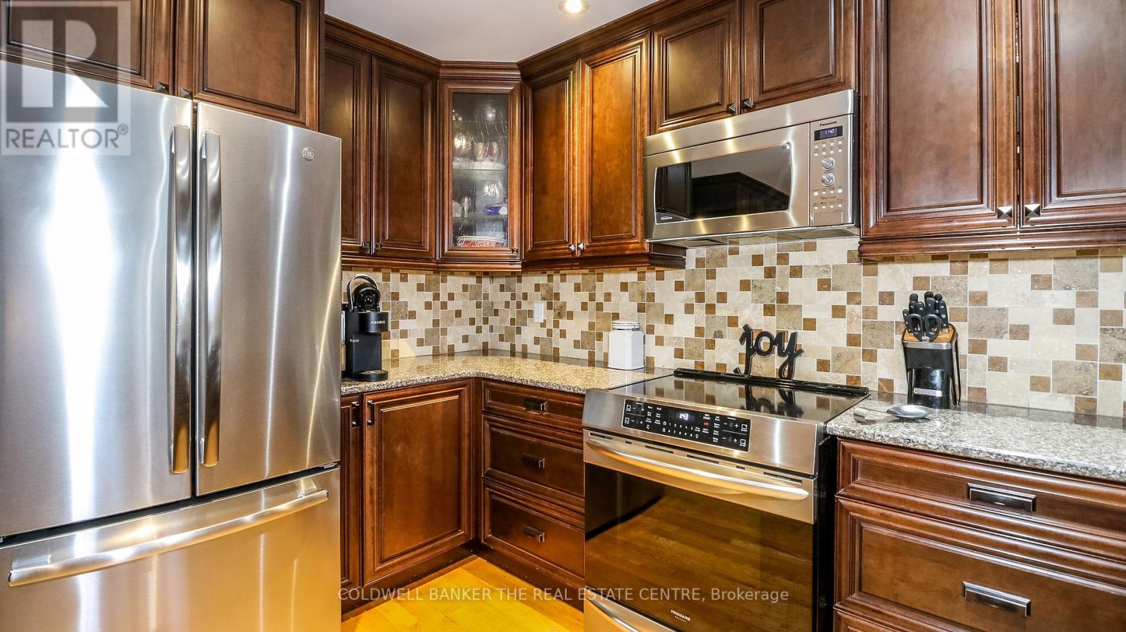 Photo 47 of 12 Gordon Court, Barrie ON