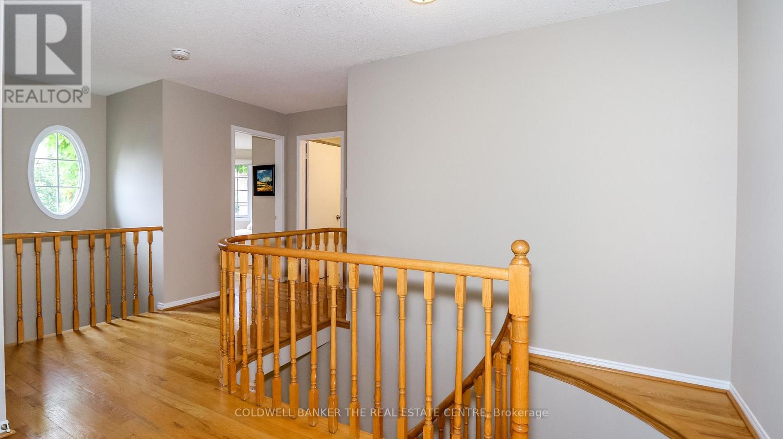 Photo 11 of 12 Gordon Court, Barrie ON