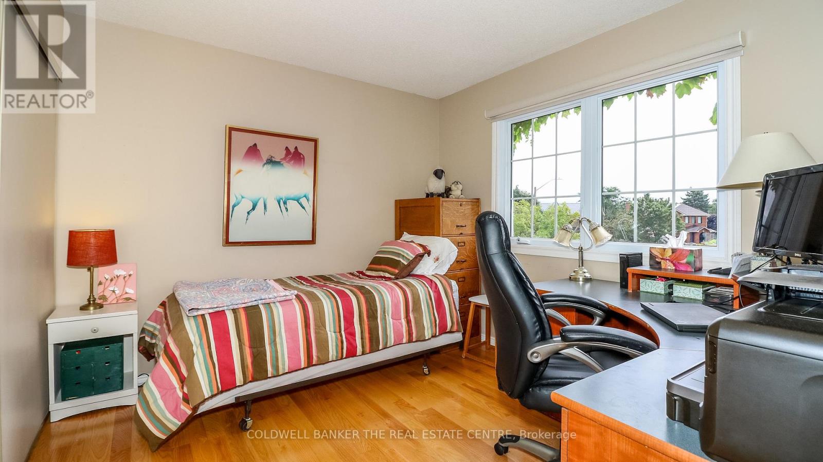 Photo 6 of 12 Gordon Court, Barrie ON
