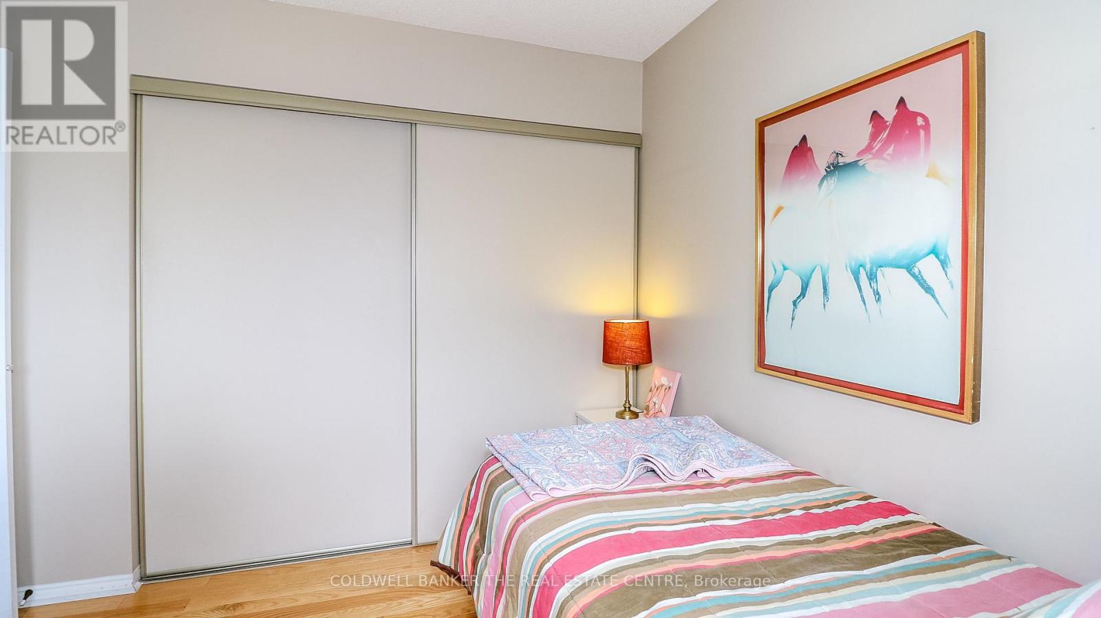 Photo 20 of 12 Gordon Court, Barrie ON