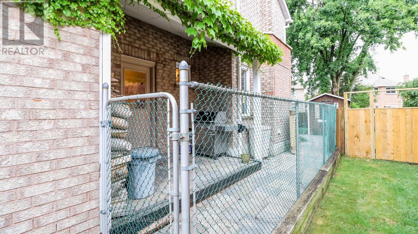 Photo 13 of 12 Gordon Court, Barrie ON