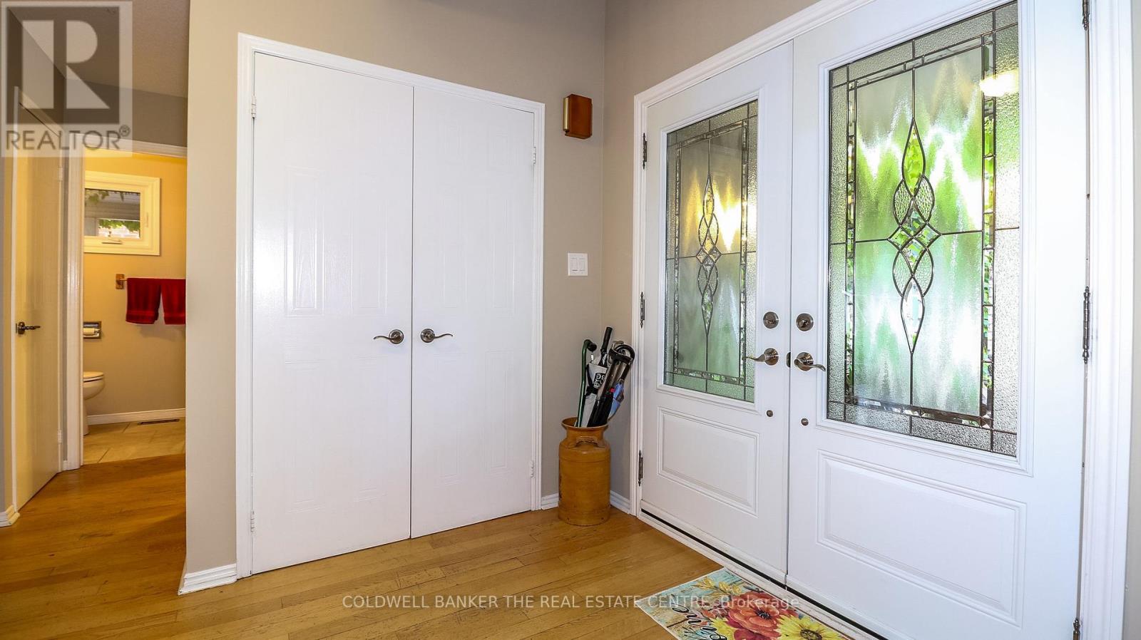Photo 30 of 12 Gordon Court, Barrie ON