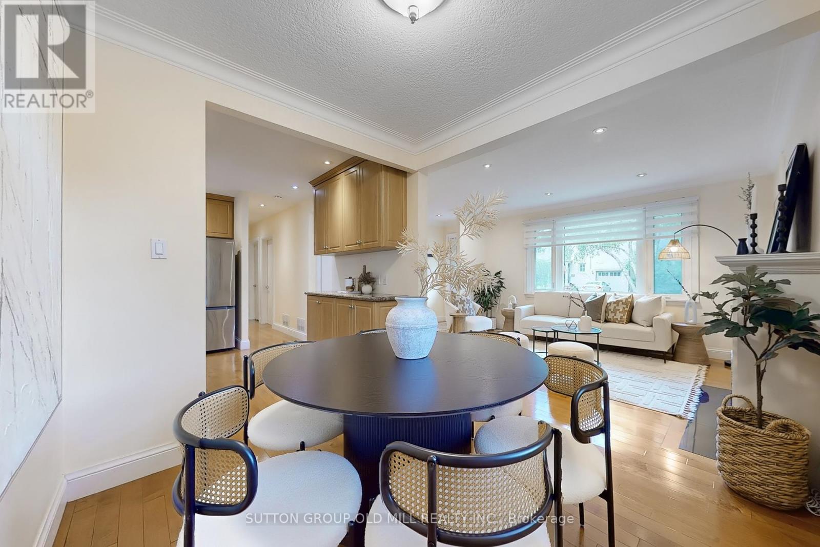 Photo 10 of 83 Allanbrooke Drive, Toronto ON