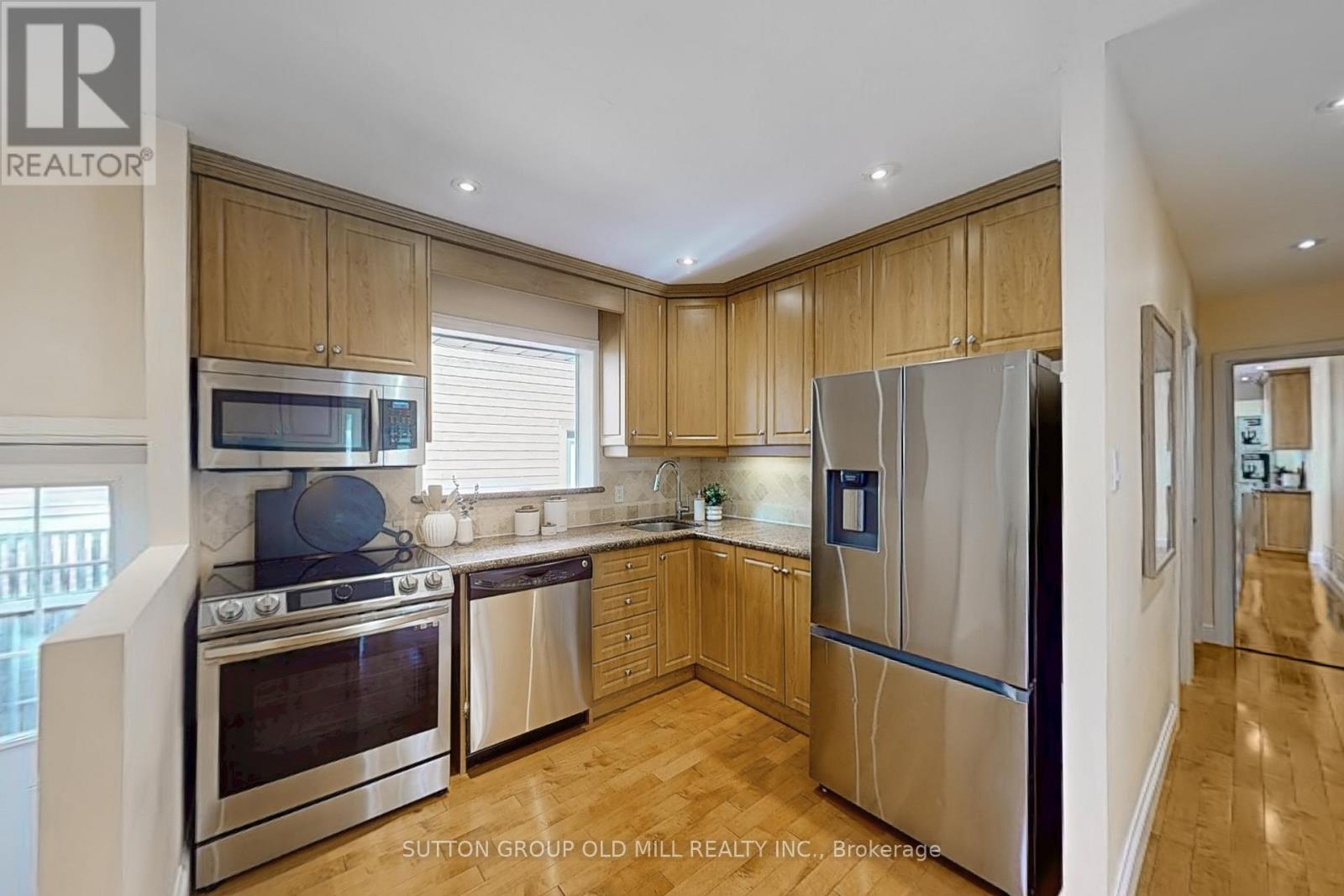 Photo 12 of 83 Allanbrooke Drive, Toronto ON