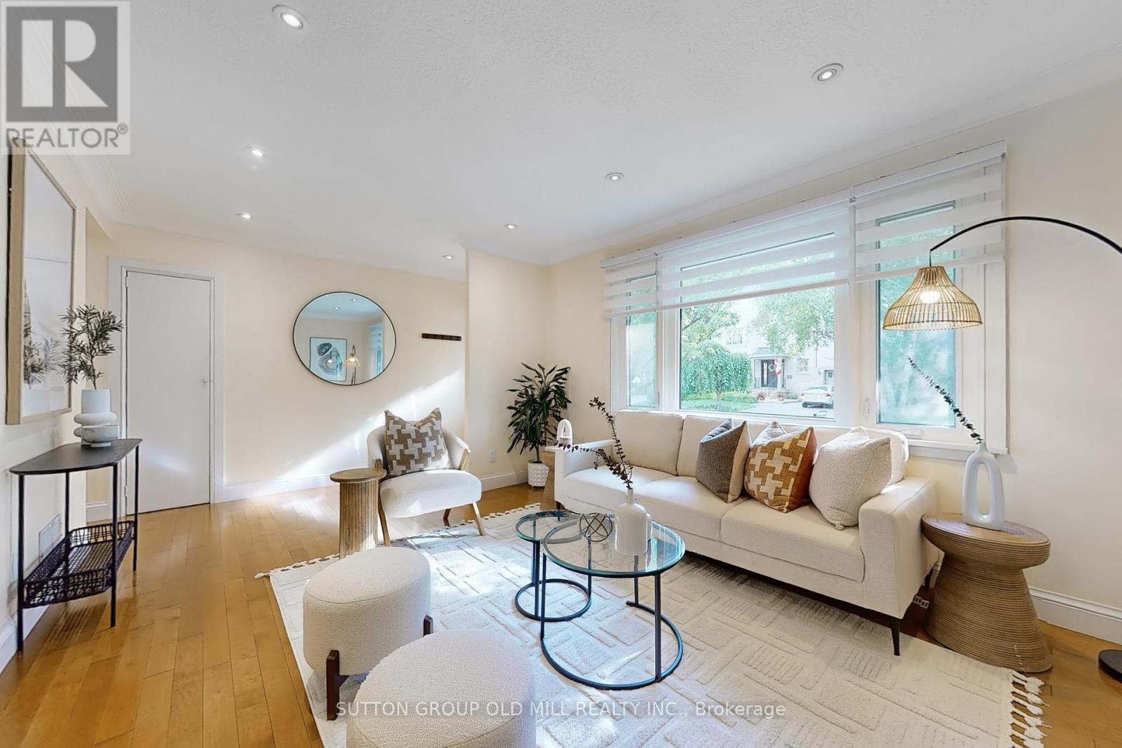 Photo 3 of 83 Allanbrooke Drive, Toronto ON