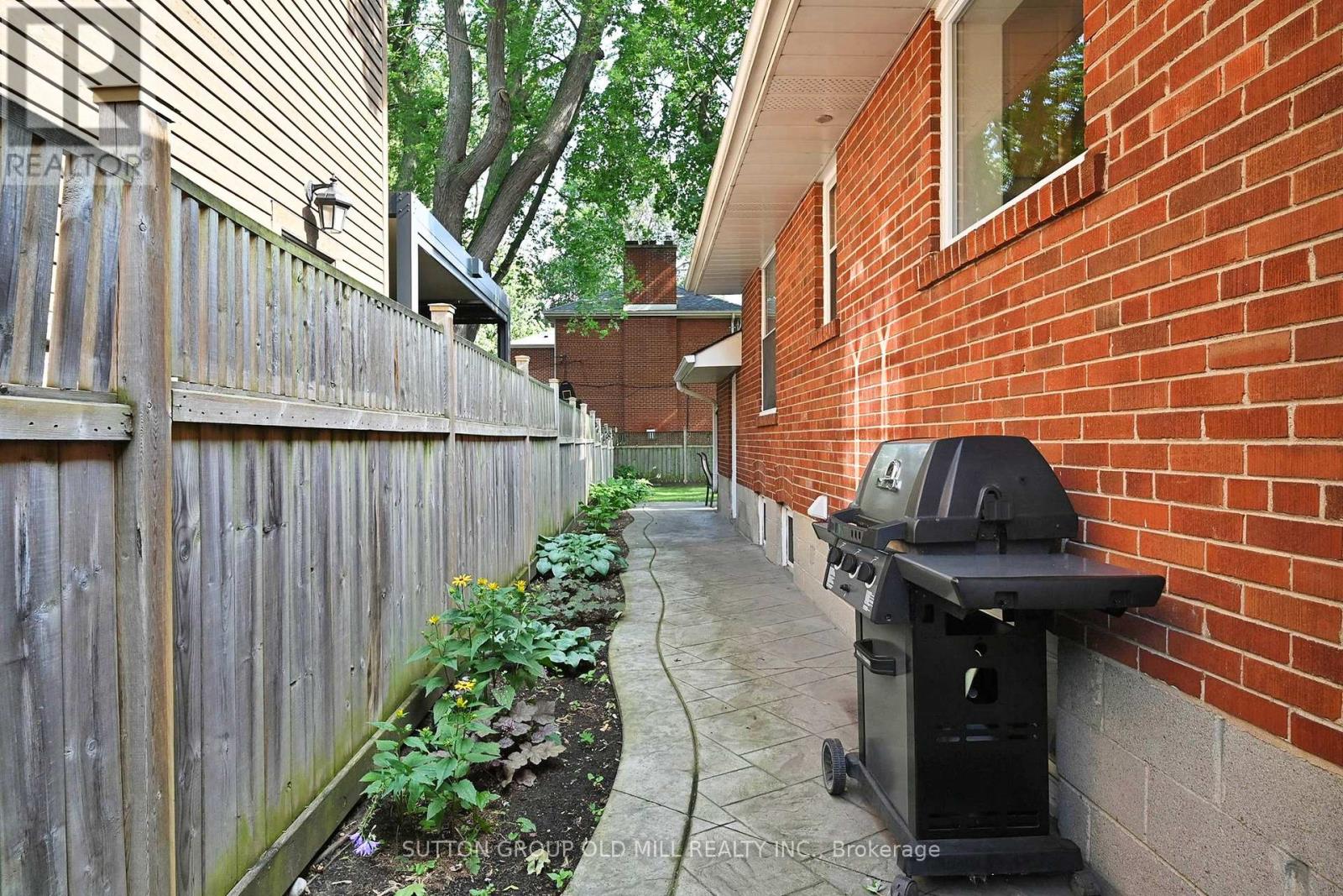 Photo 36 of 83 Allanbrooke Drive, Toronto ON
