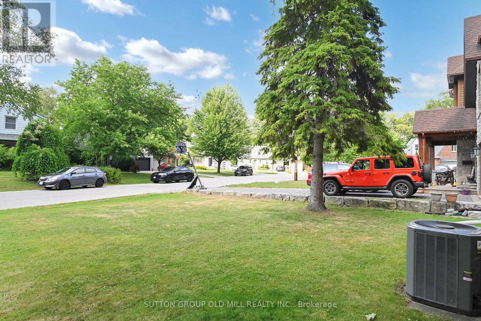 Photo 37 of 83 Allanbrooke Drive, Toronto ON