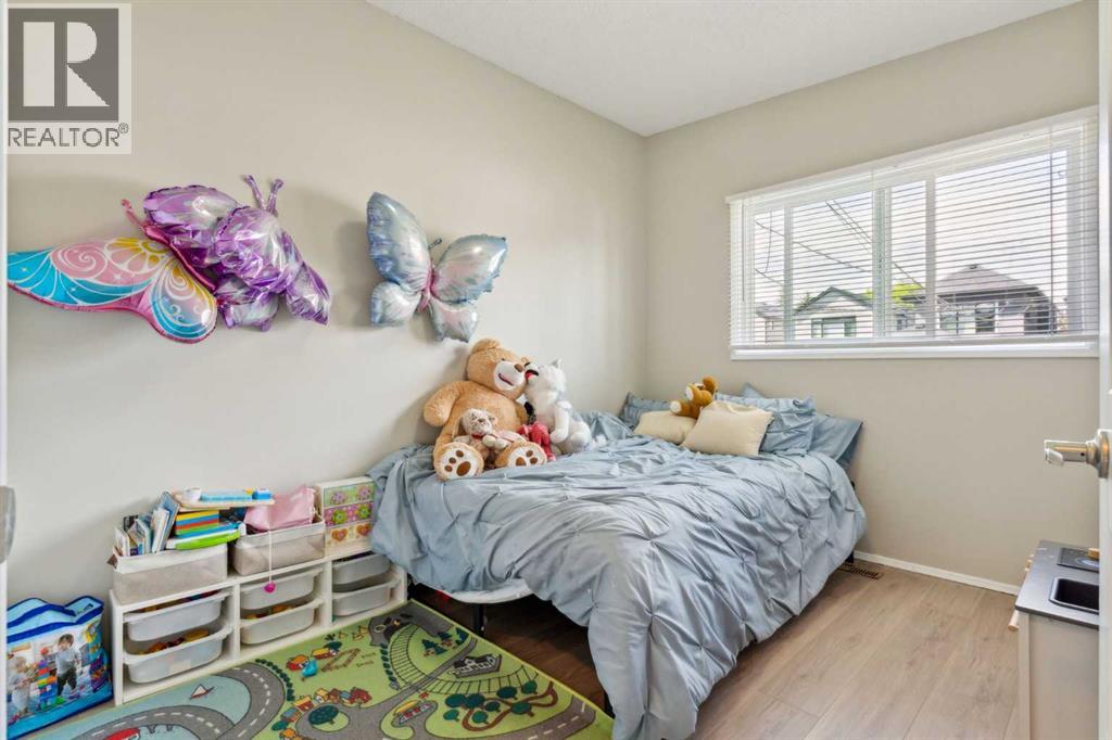 Photo 13 of 1734 47 Avenue Sw, Calgary AB