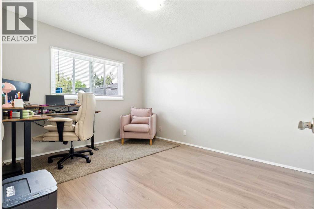 Photo 14 of 1734 47 Avenue Sw, Calgary AB