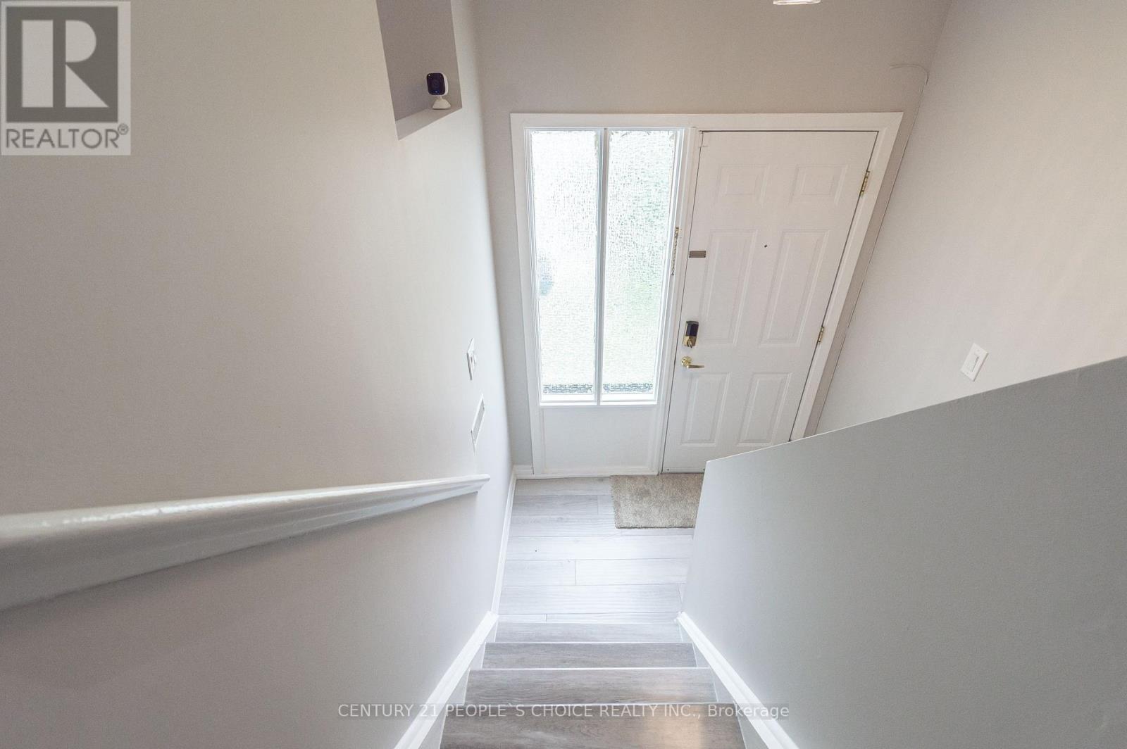 Photo 12 of 16 Franklin Court, Brampton ON
