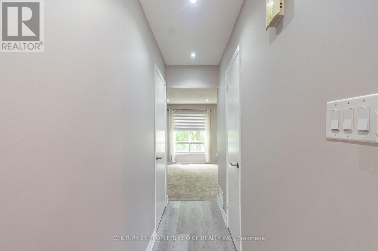 Photo 11 of 16 Franklin Court, Brampton ON