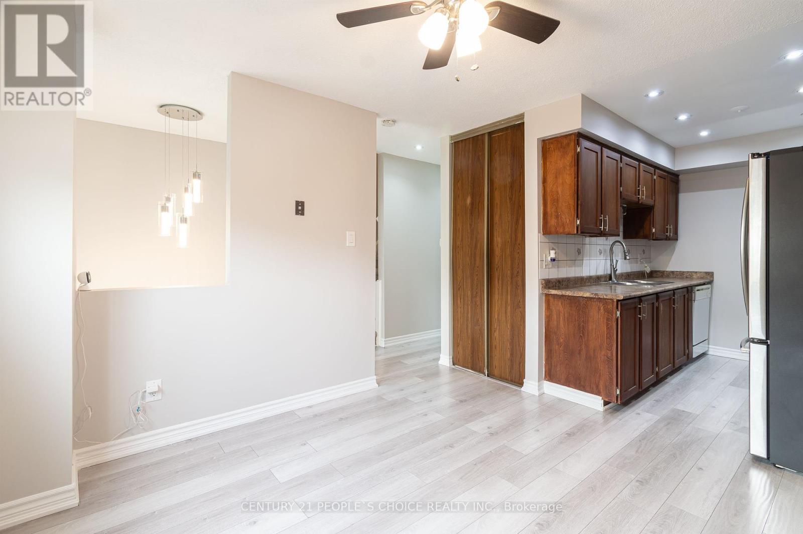 Photo 10 of 16 Franklin Court, Brampton ON