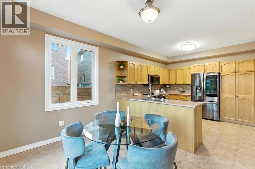 Photo 41 of 114 Armour Crescent, Hamilton ON