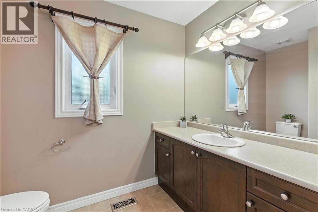 Photo 15 of 114 Armour Crescent, Hamilton ON