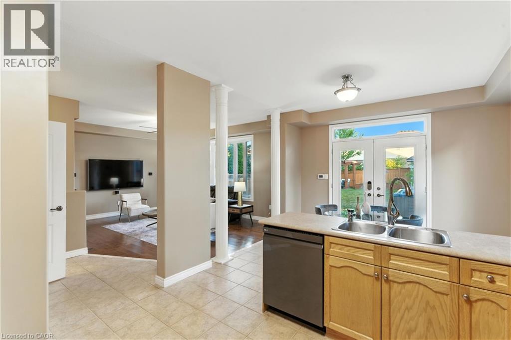 Photo 22 of 114 Armour Crescent, Hamilton ON
