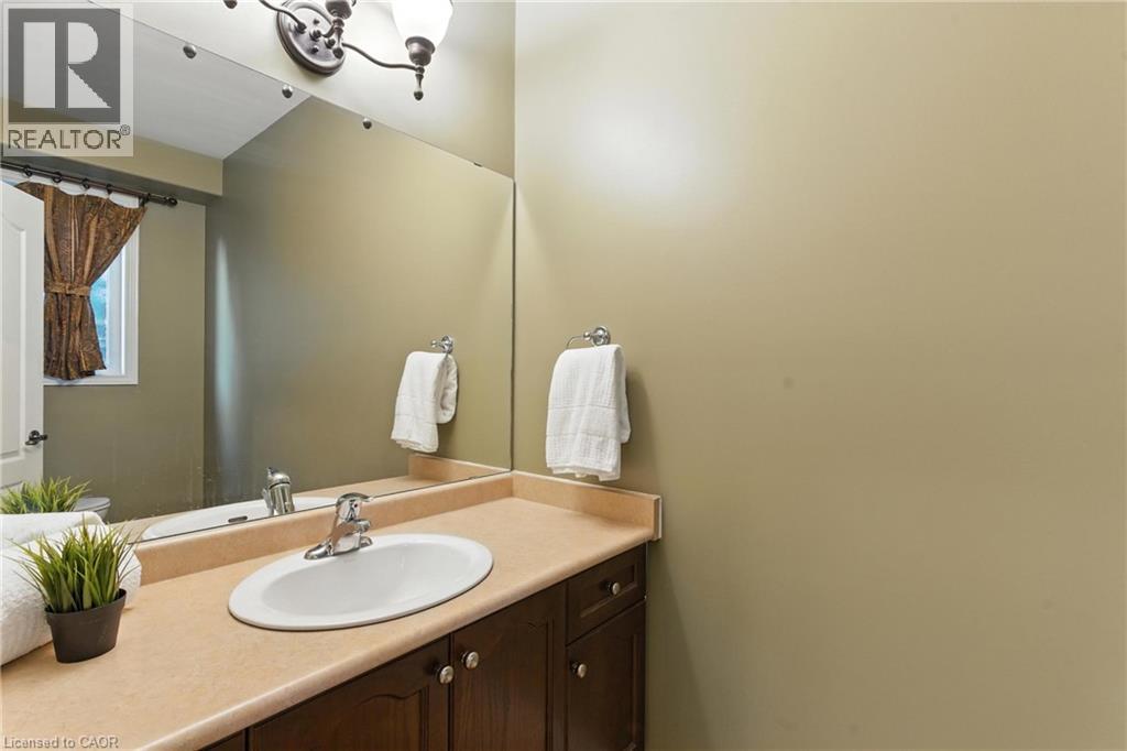 Photo 12 of 114 Armour Crescent, Hamilton ON