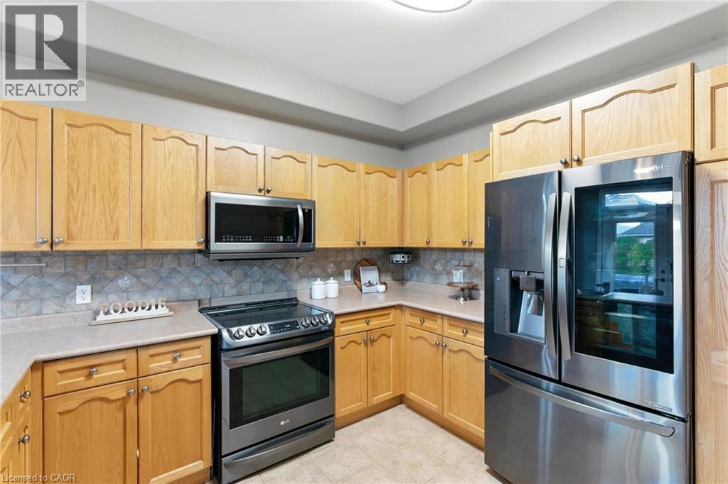 Photo 35 of 114 Armour Crescent, Hamilton ON