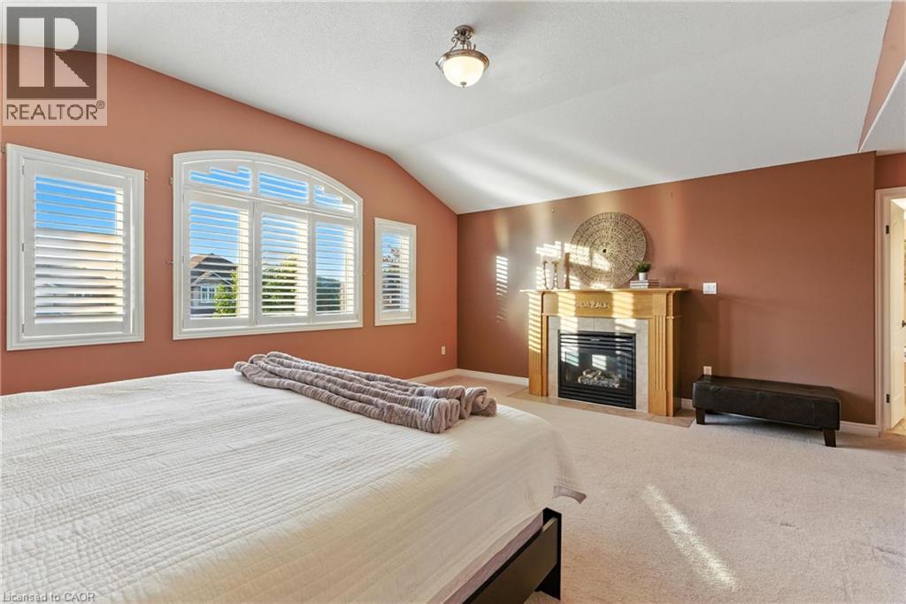 Photo 17 of 114 Armour Crescent, Hamilton ON