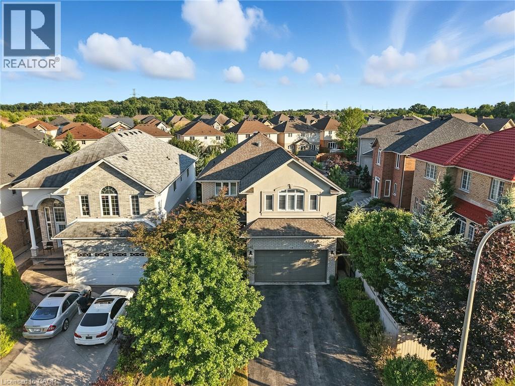 Photo 30 of 114 Armour Crescent, Hamilton ON