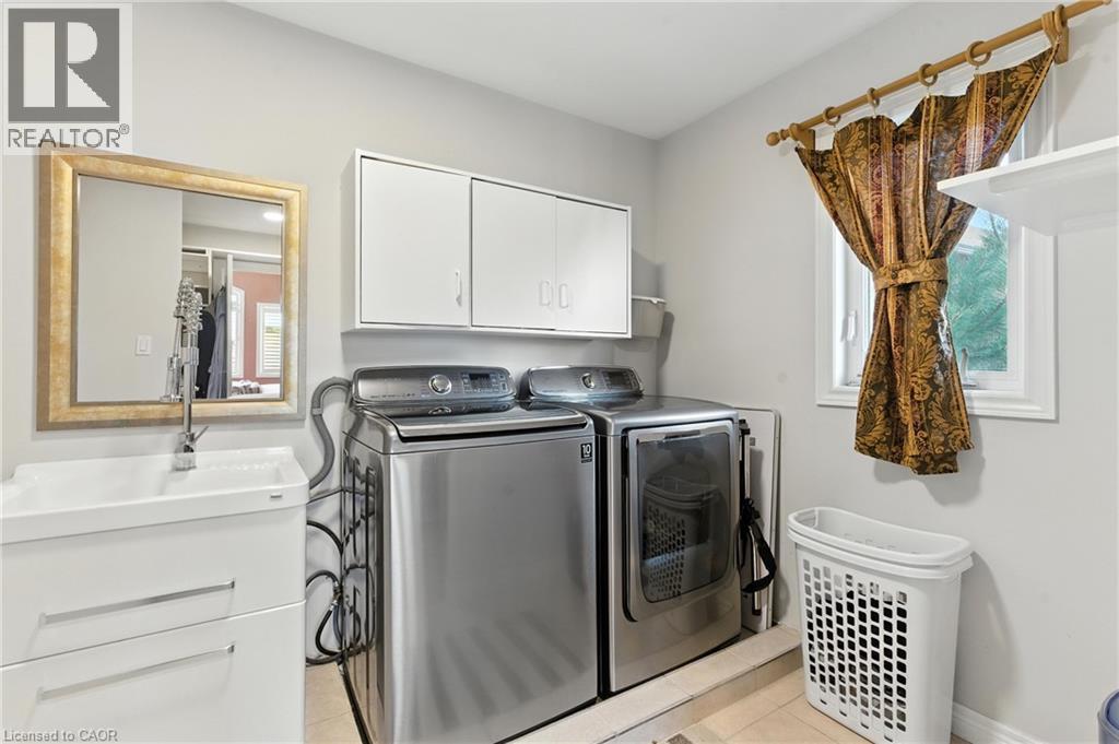 Photo 43 of 114 Armour Crescent, Hamilton ON
