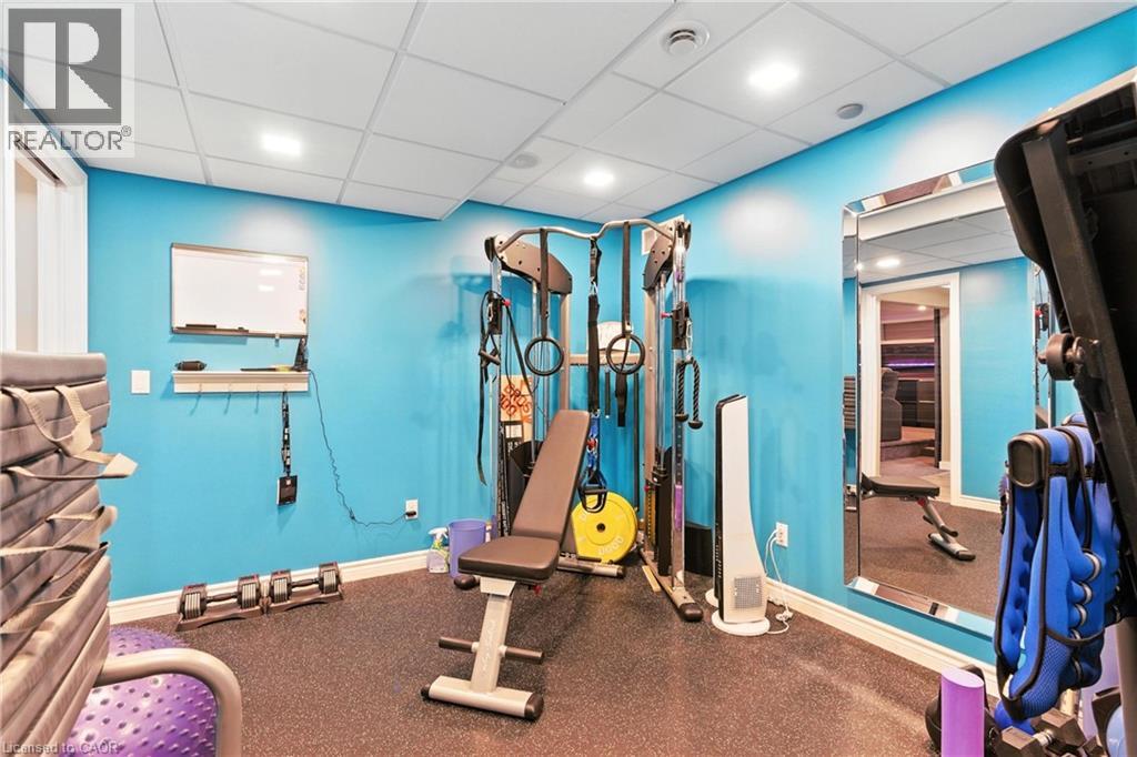 Photo 18 of 114 Armour Crescent, Hamilton ON