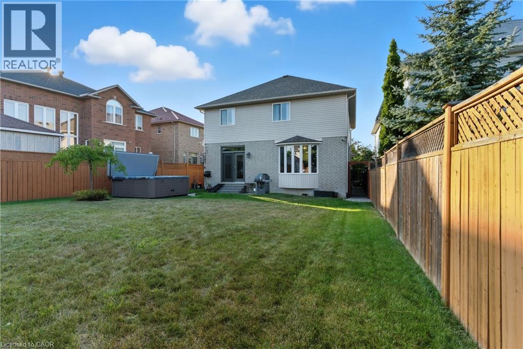 Photo 14 of 114 Armour Crescent, Hamilton ON