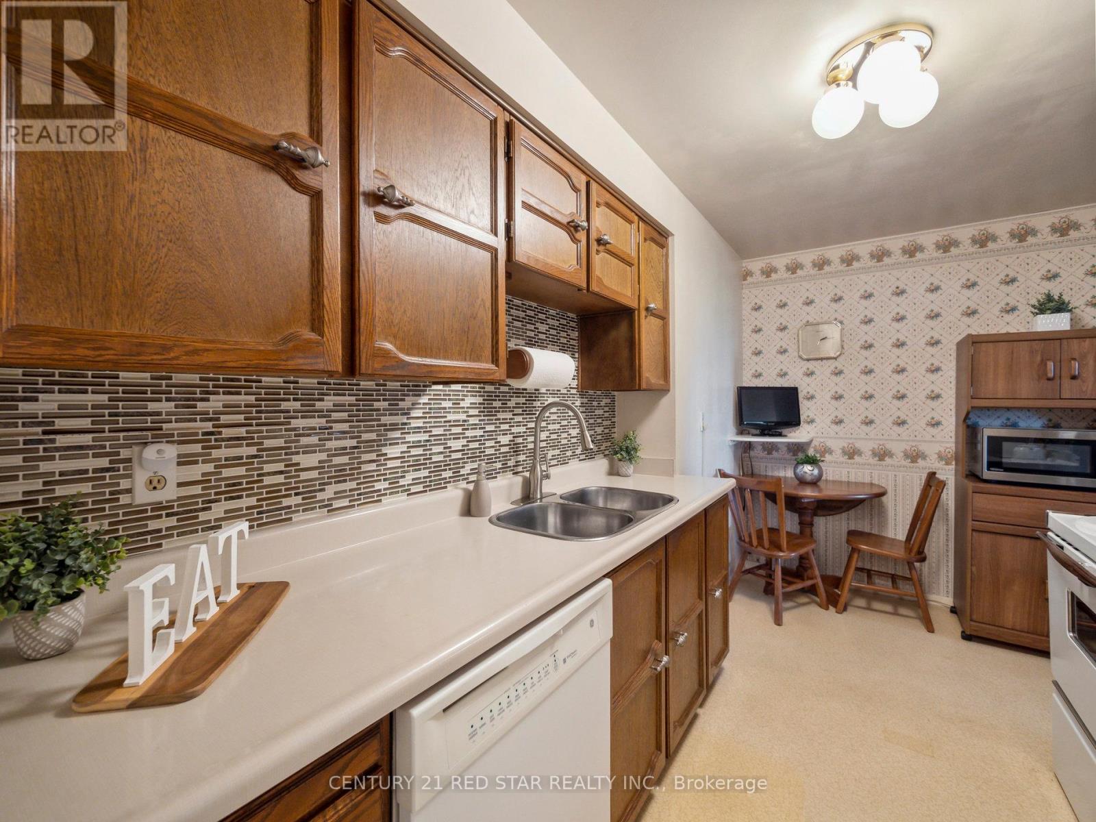 Photo 2 of 332 4001 Don Mills Road, Toronto ON
